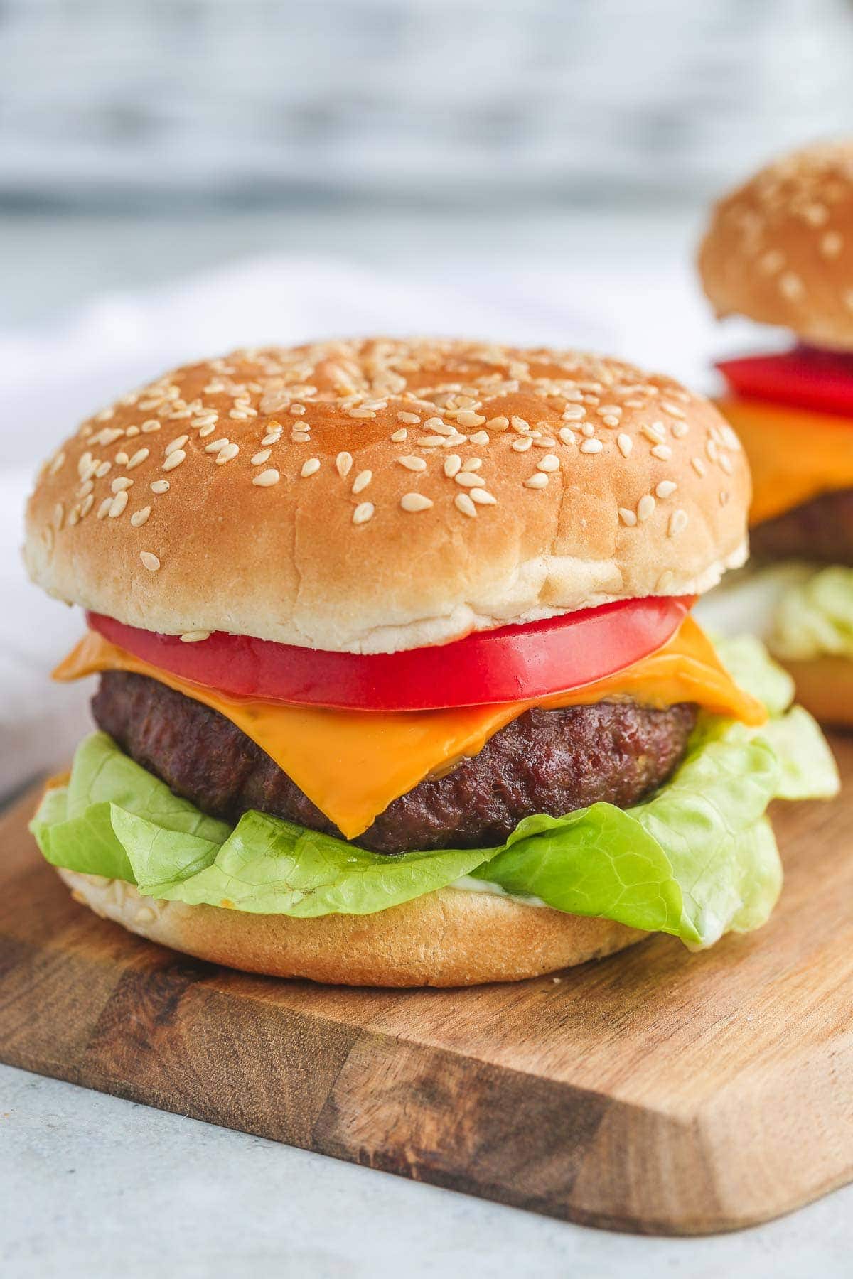 hamburger with tomato and lettuce